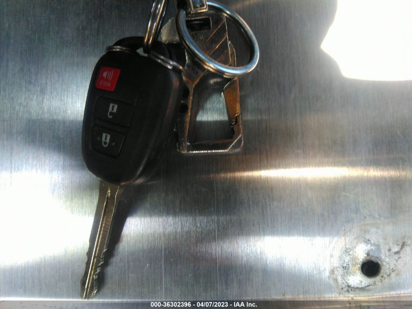 2014 TOYOTA RAV4 LE - JTMZFREV3ED031497