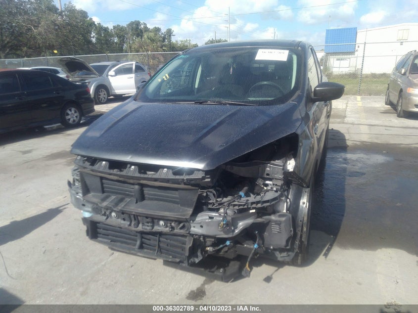 VIN 1FMCU0GD7KUB13039 2019 FORD ESCAPE SE