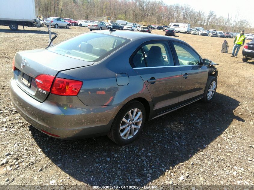 2013 VOLKSWAGEN JETTA SEDAN SE W/CONVENIENCE - 3VWDP7AJ5DM307404