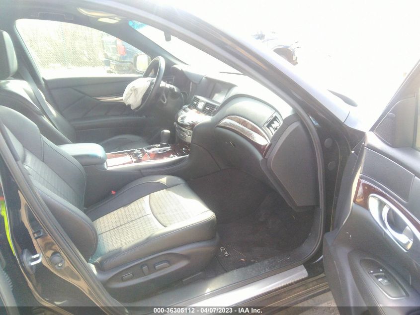 2018 INFINITI Q70 3.7 LUXE - JN1BY1AR8JM220701