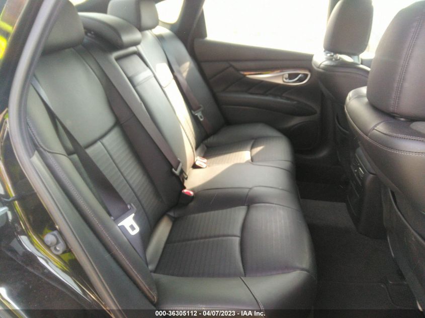 2018 INFINITI Q70 3.7 LUXE - JN1BY1AR8JM220701
