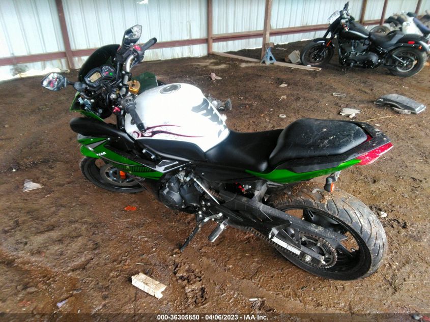 2009 YAMAHA FZ6 R - JYARJ18E09A003137