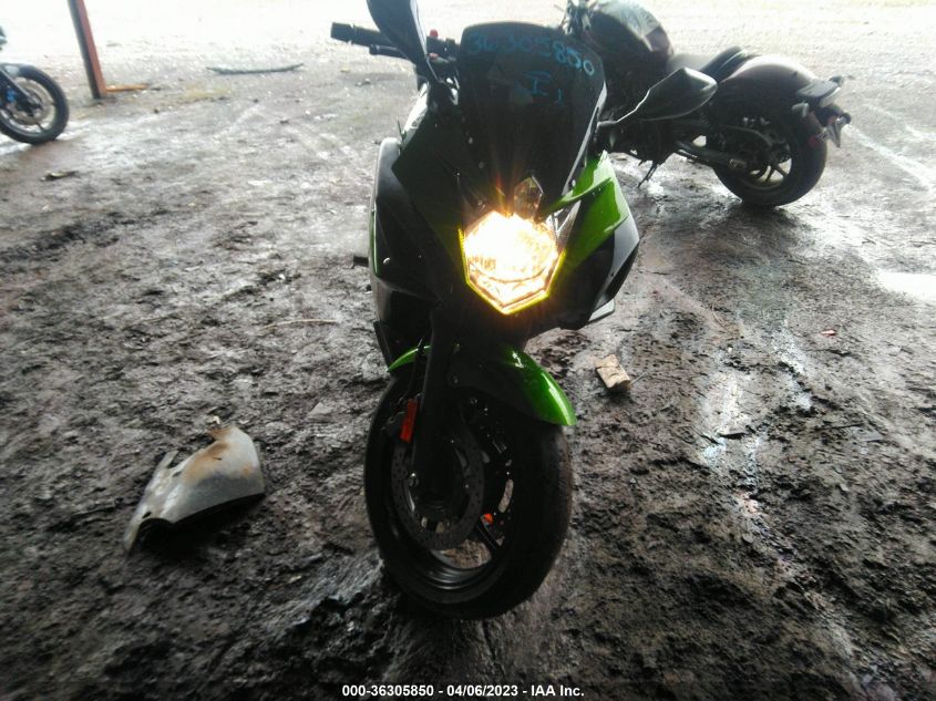 2009 YAMAHA FZ6 R - JYARJ18E09A003137