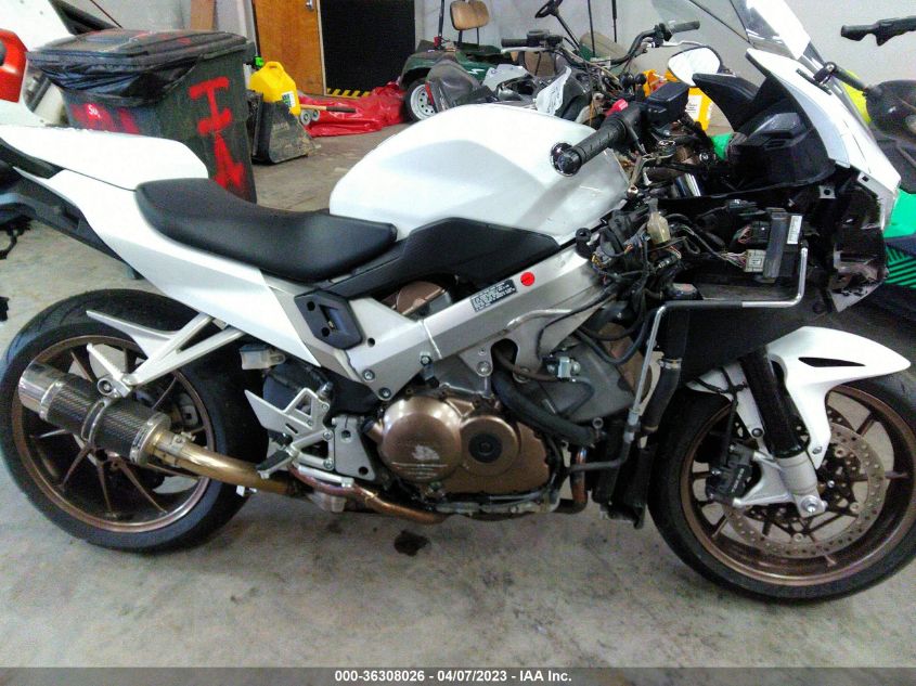 2014 HONDA VFR800 F JH2RC7915EK000095