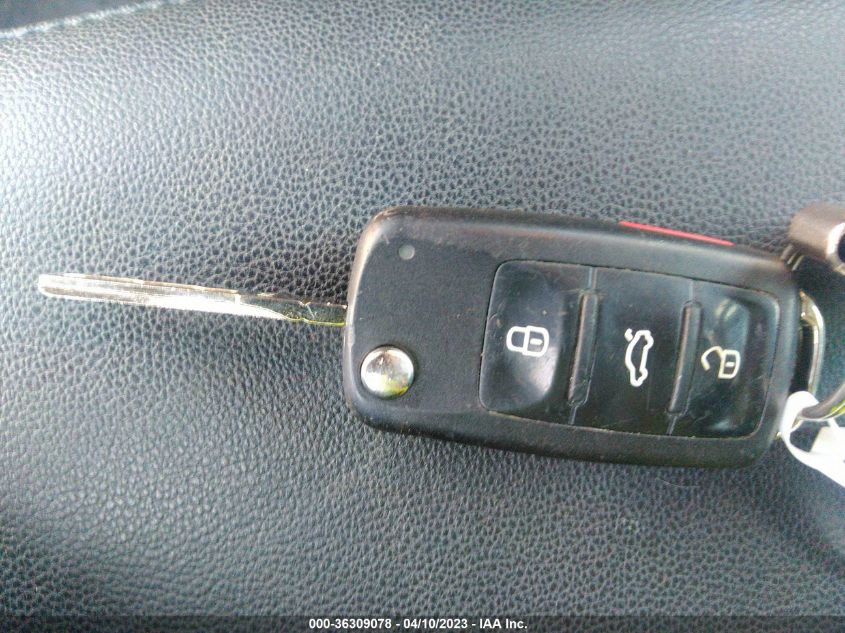 2015 VOLKSWAGEN BEETLE CONVERTIBLE 1.8T 3VW517ATXFM814499