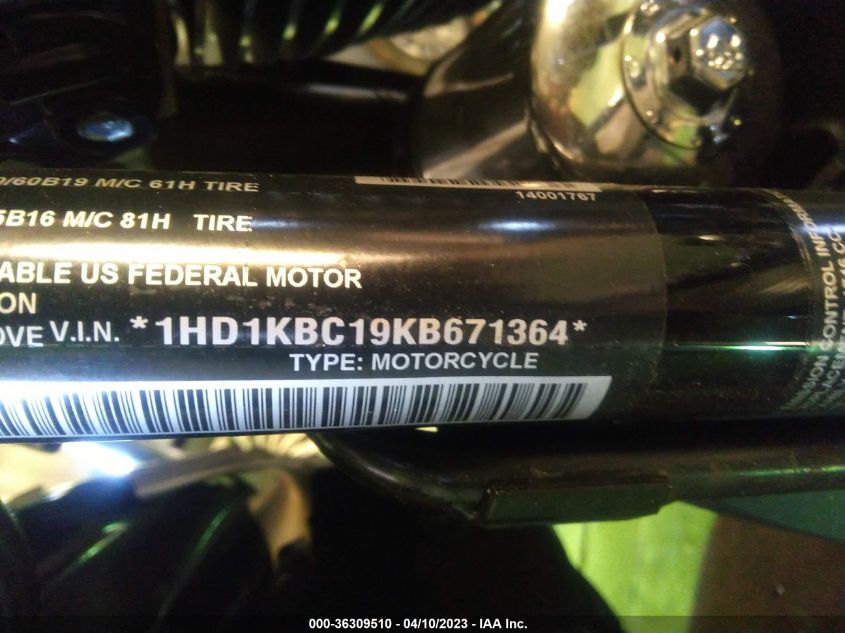 2019 HARLEY-DAVIDSON FLHX - 1HD1KBC19KB671364