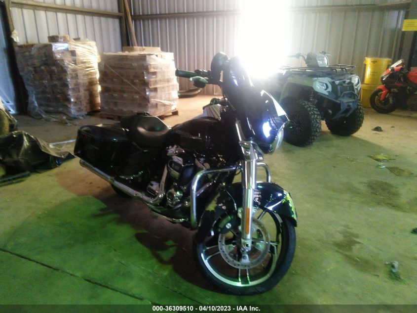2019 HARLEY-DAVIDSON FLHX - 1HD1KBC19KB671364