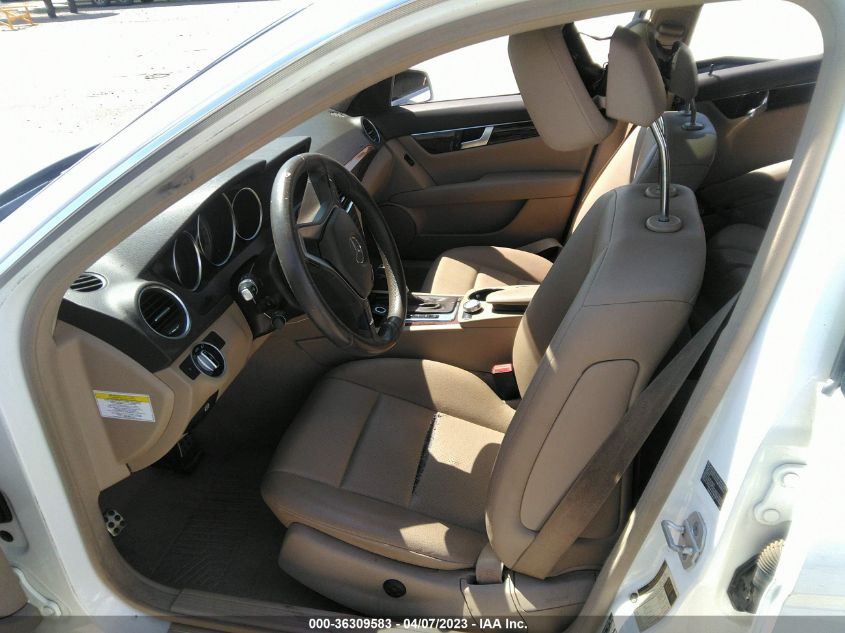 2013 MERCEDES-BENZ C-CLASS C 250 LUXURY - WDDGF4HB2DR294339