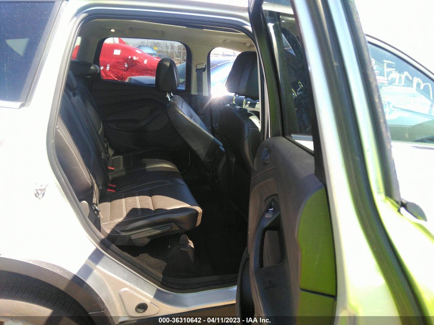 VIN 1FMCU0JD7HUE04688 2017 FORD ESCAPE TITANIUM