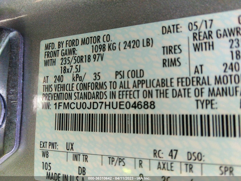 VIN 1FMCU0JD7HUE04688 2017 FORD ESCAPE TITANIUM