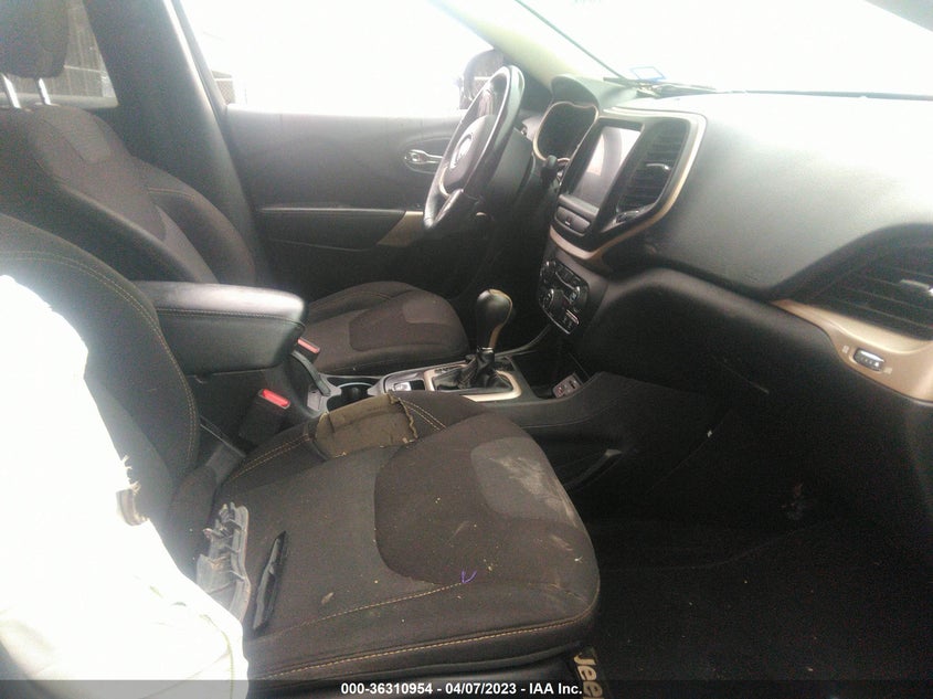 VIN 1C4PJLCB4HW650131 2017 JEEP CHEROKEE LATITUDE
