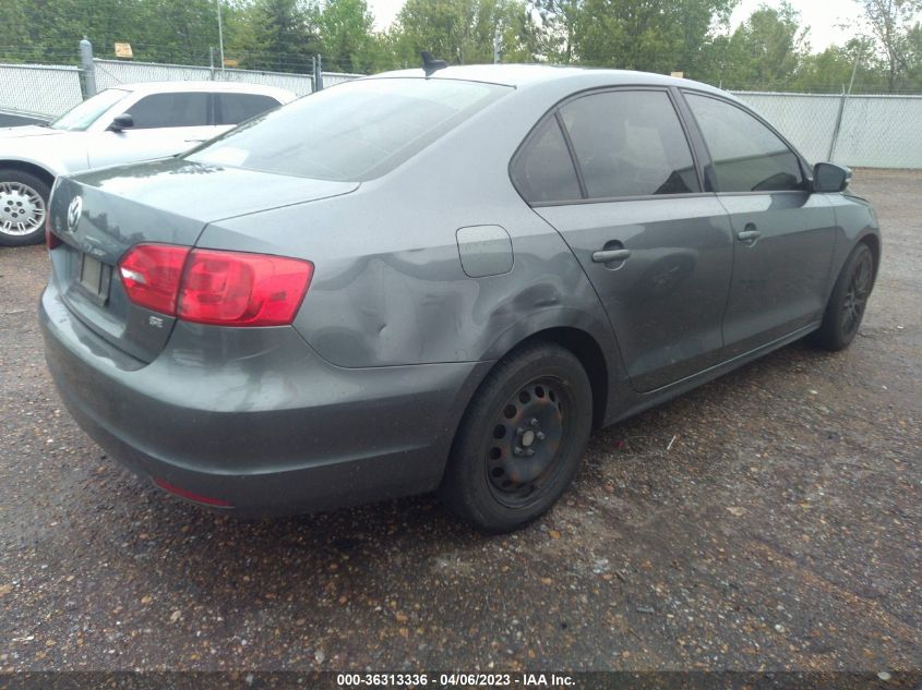 2014 VOLKSWAGEN JETTA SEDAN SE - 3VWD17AJ8EM416927