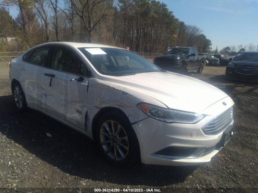 2018 FORD FUSION ENERGI SE - 3FA6P0PU3JR189782