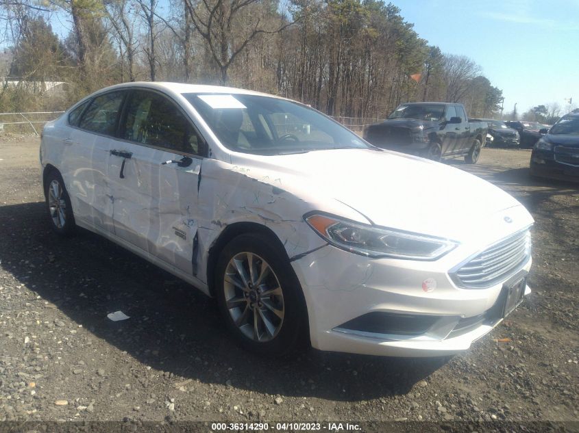 2018 FORD FUSION ENERGI SE - 3FA6P0PU3JR189782
