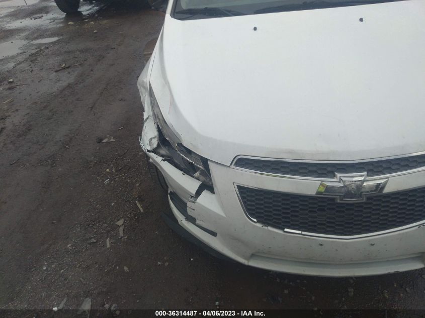 2014 CHEVROLET CRUZE LS - 1G1PA5SH8E7465371
