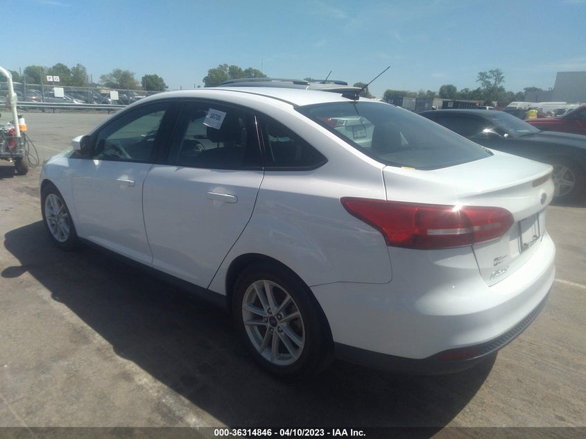 VIN 1FADP3FE2JL265476 2018 FORD FOCUS SE