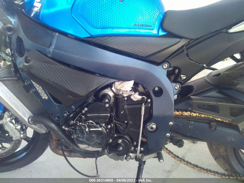 2011 SUZUKI GSX750 - JS1GR7MA2B2103258