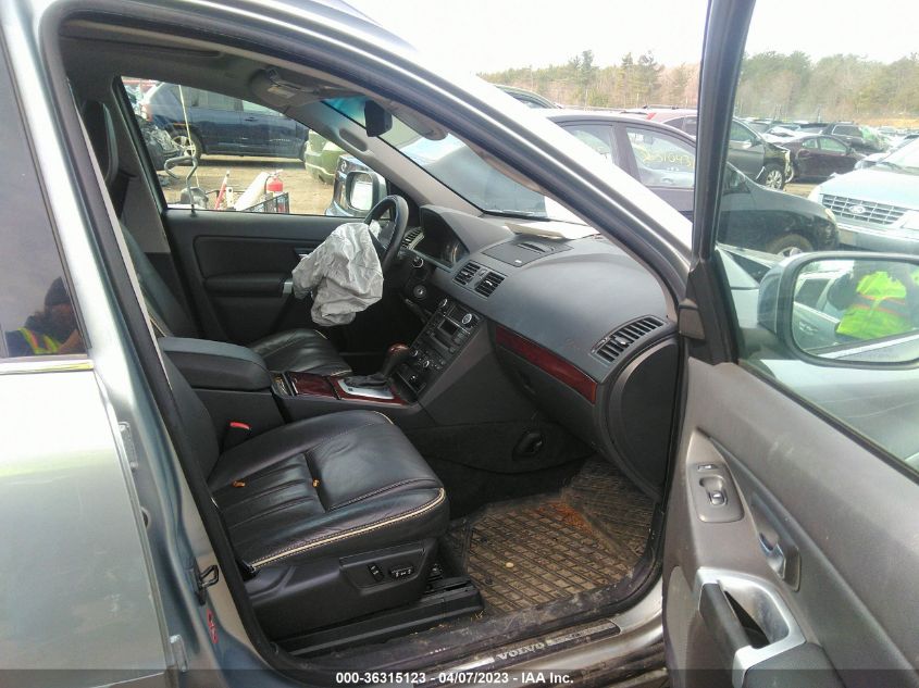 2013 VOLVO XC90 - YV4952CZ8D1672190