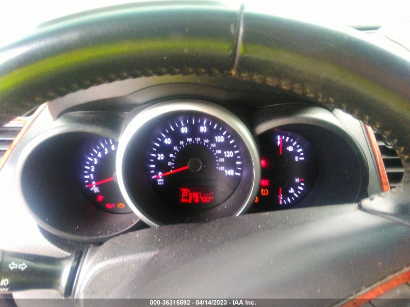 2013 KIA SOUL + - KNDJT2A64D7610717