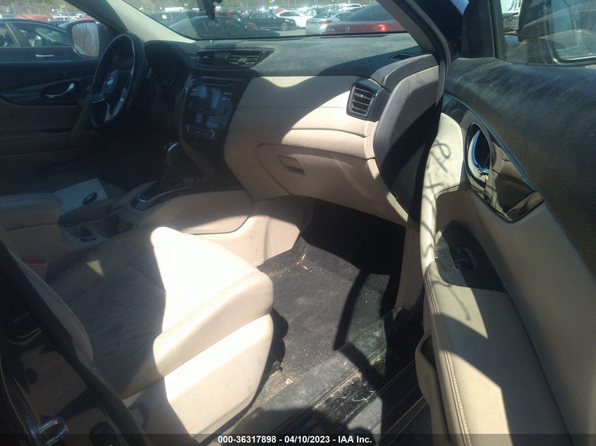 VIN KNMAT2MV3HP590680 2017 NISSAN ROGUE SV