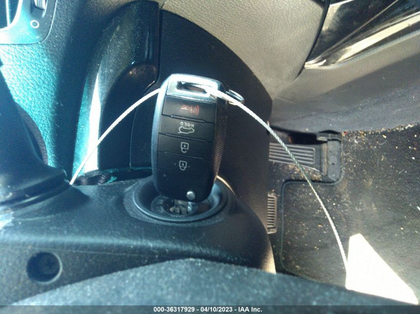 2014 KIA SORENTO LX - 5XYKTCA68EG425181