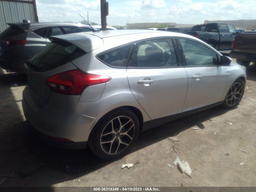 VIN 1FADP3M22HL313657 2017 FORD FOCUS SEL