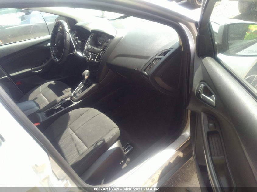 VIN 1FADP3M22HL313657 2017 FORD FOCUS SEL