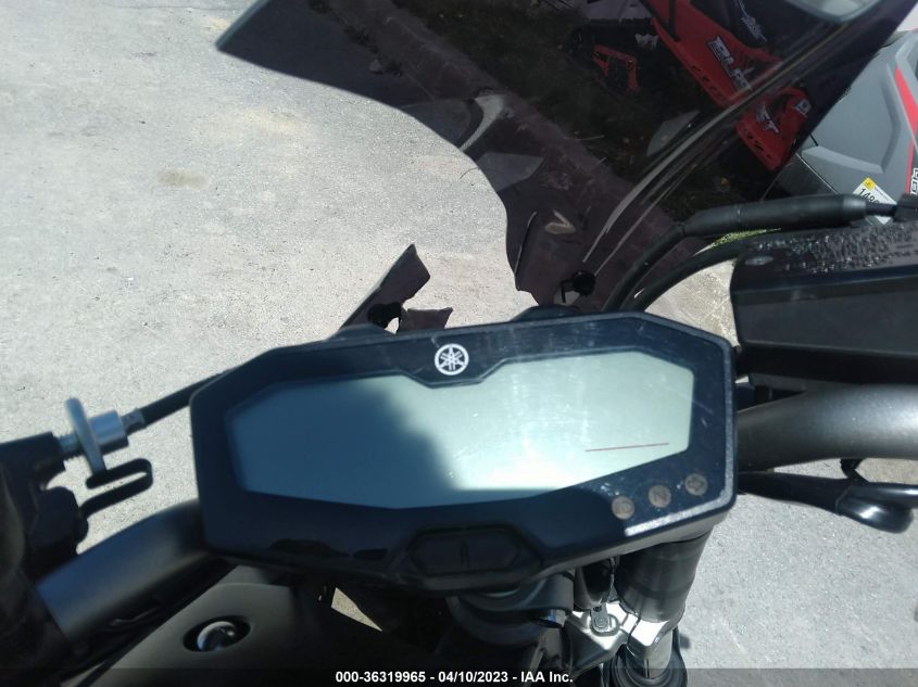 2016 YAMAHA FZ07 JYARM06E8GA011164