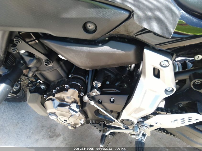 2016 YAMAHA FZ07 JYARM06E8GA011164