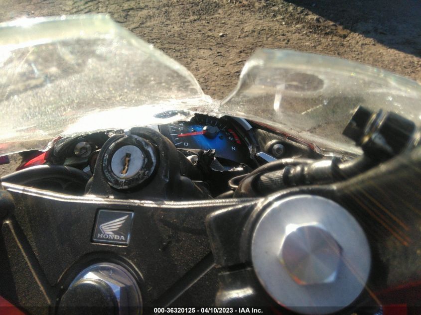 2012 HONDA CBR250 R MLHMC4106C5203915