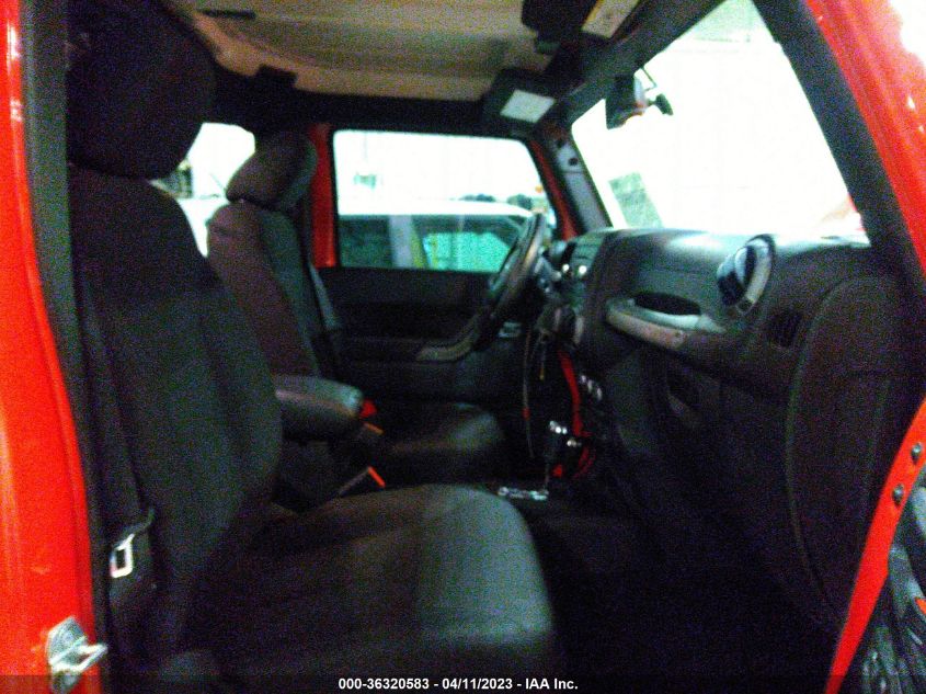 2016 JEEP WRANGLER UNLIMITED SPORT - 1C4BJWDG2GL101954
