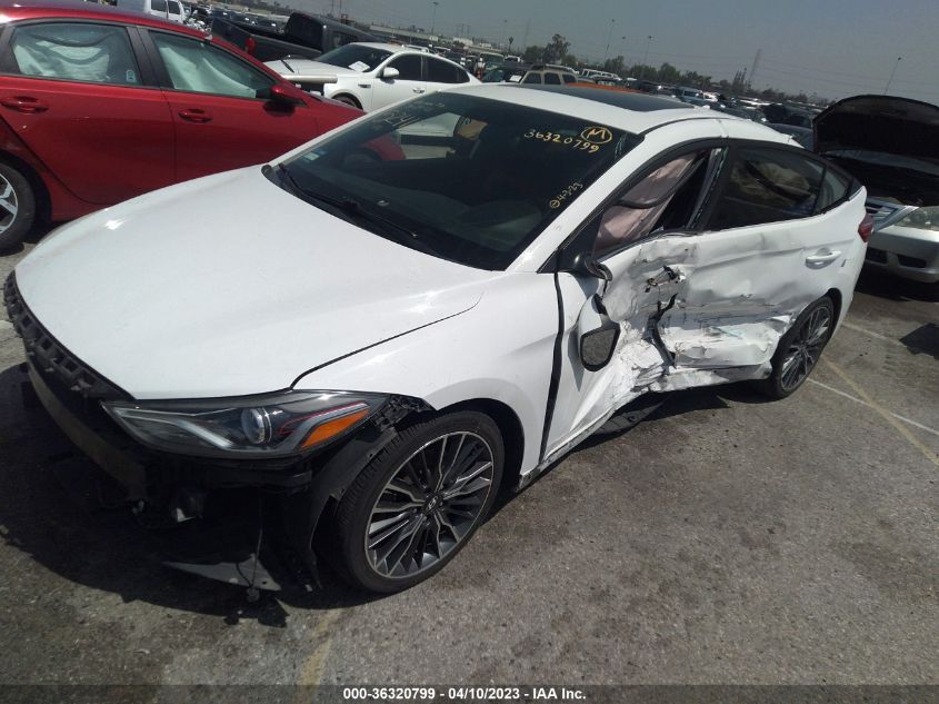 2018 HYUNDAI ELANTRA SPORT - KMHD04LB2JU520857