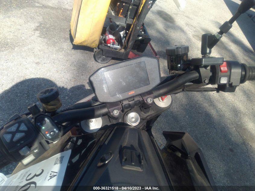2018 KTM 1290 SUPER DUKE R VBKV39408JM986303