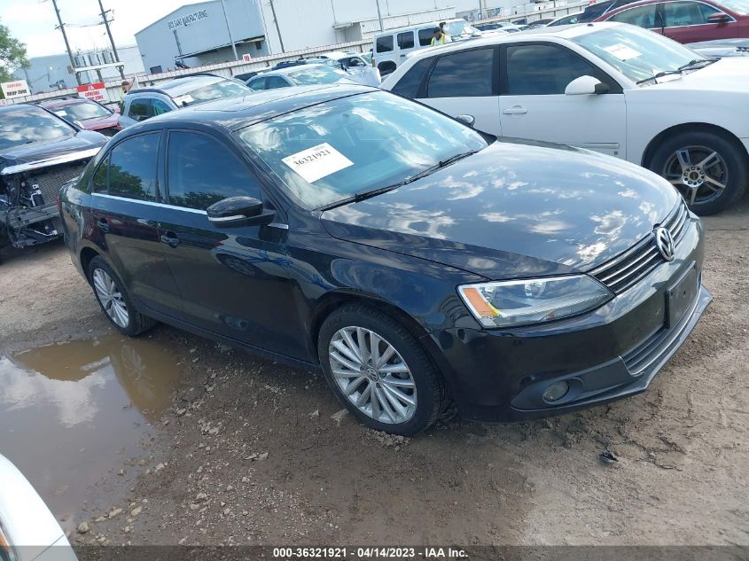 2013 VOLKSWAGEN JETTA SEDAN SEL W/NAV - 3VWLX7AJ2DM374909