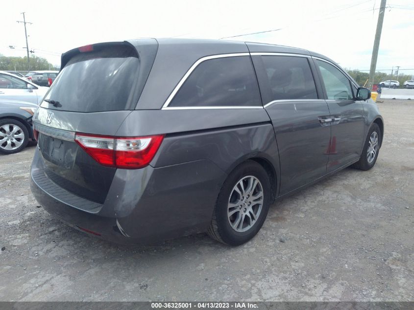 VIN 5FNRL5H64DB018027 2013 HONDA ODYSSEY no.4