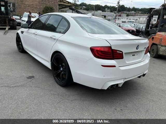 2013 BMW M5 WBSFV9C52DD097040