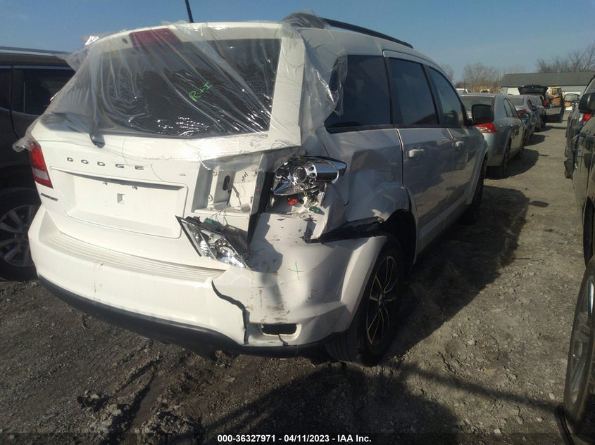 VIN 3C4PDCBBXKT738106 2019 DODGE JOURNEY SE