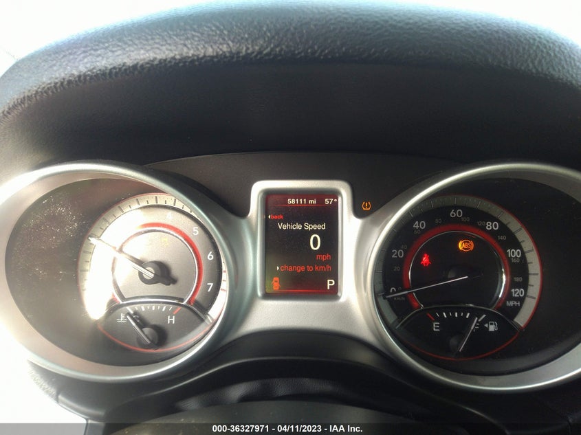VIN 3C4PDCBBXKT738106 2019 DODGE JOURNEY SE