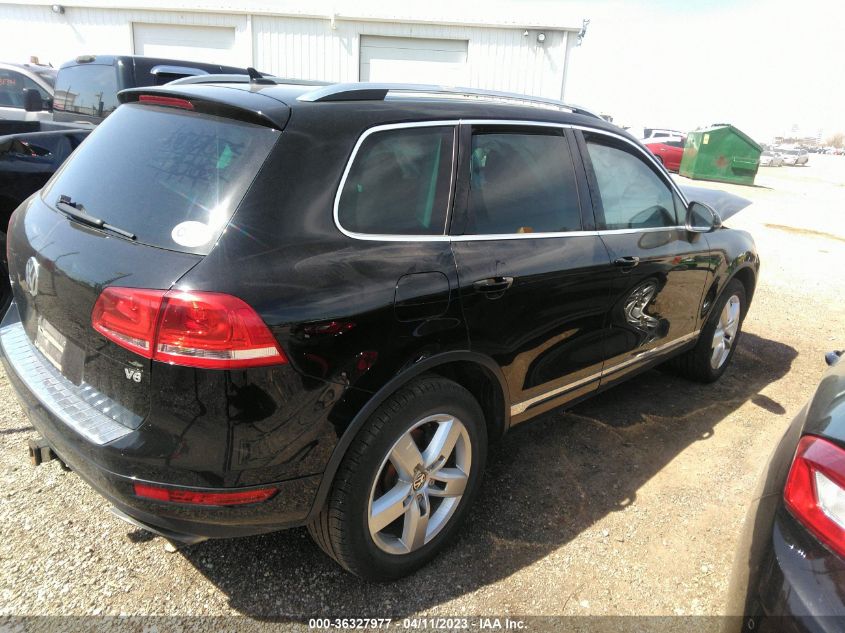 2013 VOLKSWAGEN TOUAREG LUX WVGEF9BP8DD011938