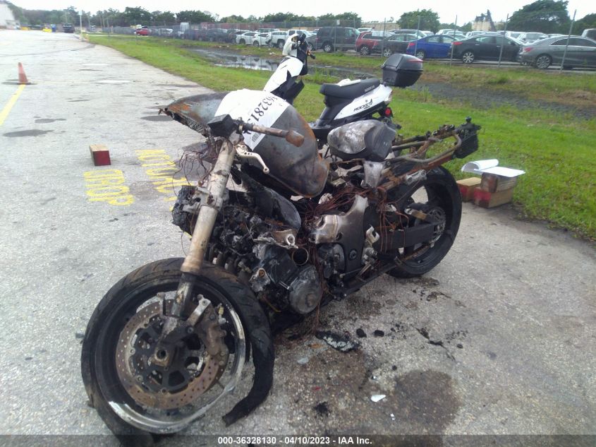 2002 SUZUKI GSX1300 R JS1GW71A122105631