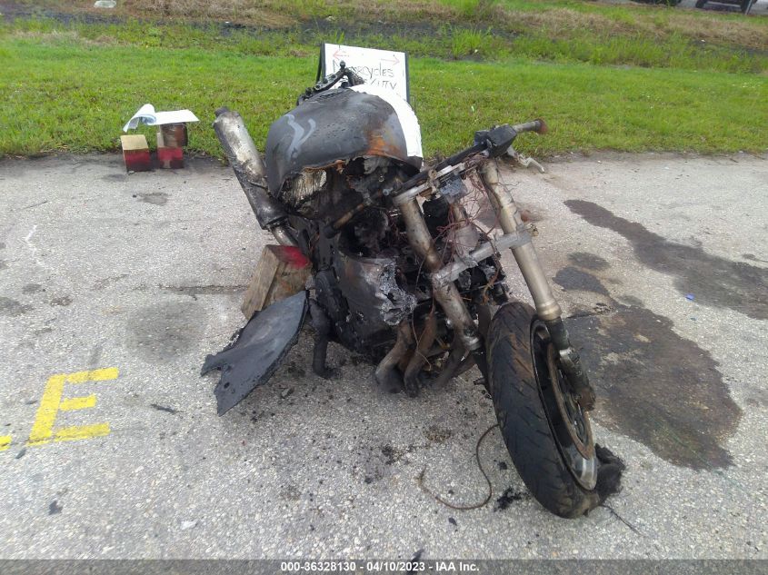2002 SUZUKI GSX1300 R JS1GW71A122105631