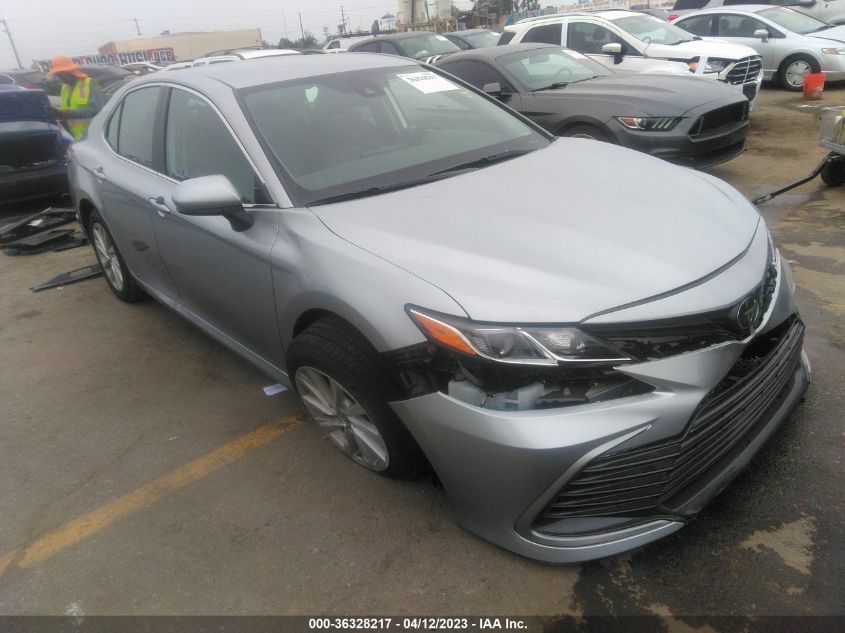 2022 TOYOTA CAMRY LE - 4T1C11AK5NU076700