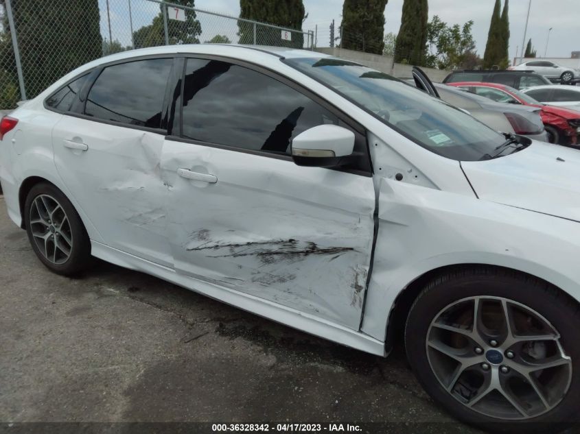 2016 FORD FOCUS SE - 1FADP3F29GL405702