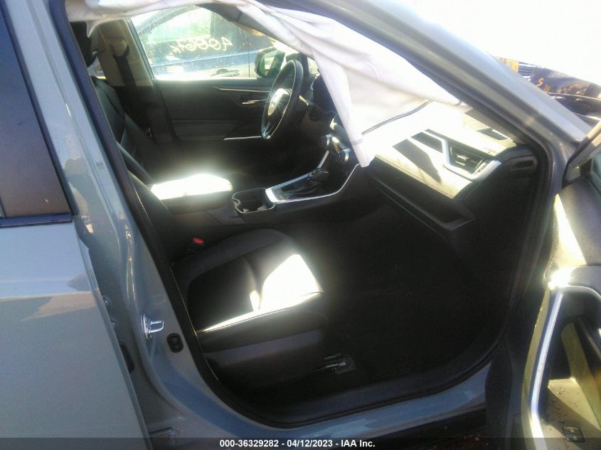 2020 TOYOTA RAV4 XLE PREMIUM - 2T3A1RFV3LW113448