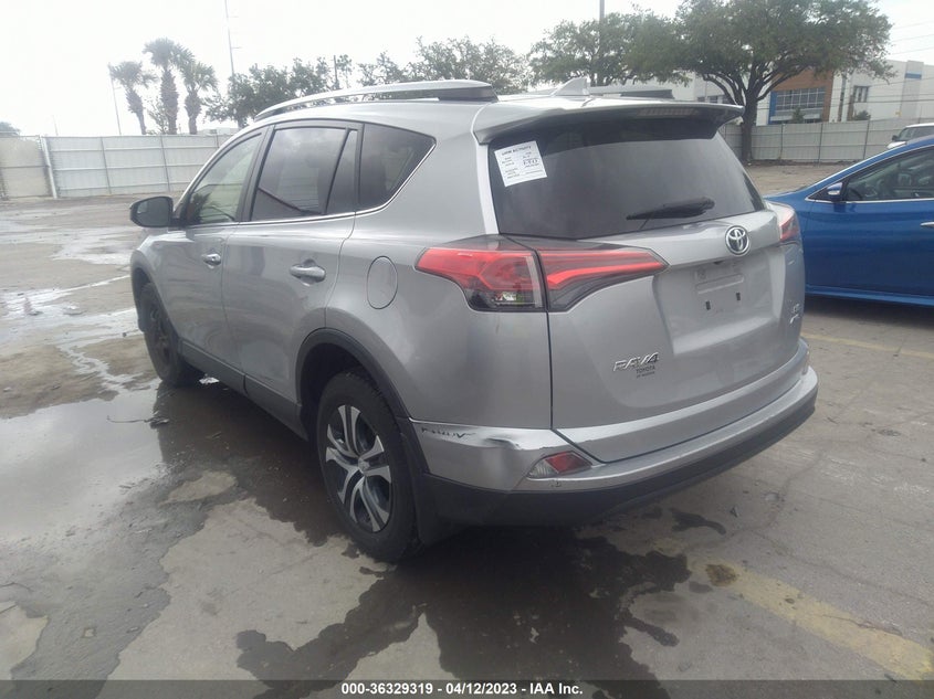 VIN JTMBFREVXJJ240863 2018 TOYOTA RAV4 LE