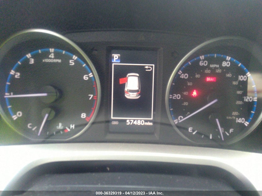VIN JTMBFREVXJJ240863 2018 TOYOTA RAV4 LE