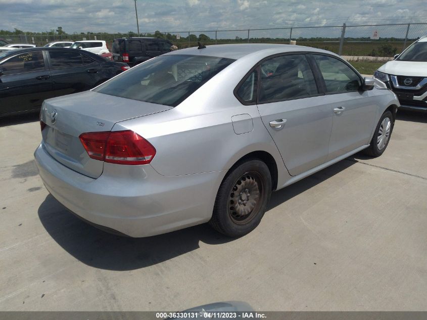 2014 VOLKSWAGEN PASSAT S - 1VWAS7A31EC090343