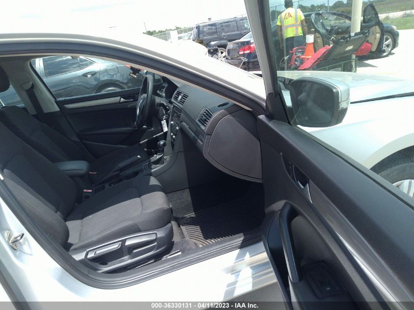 2014 VOLKSWAGEN PASSAT S - 1VWAS7A31EC090343