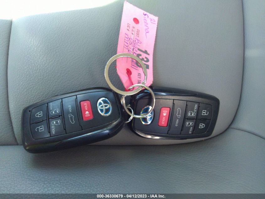 2021 TOYOTA SIENNA XLE - 5TDYRKEC1MS040825