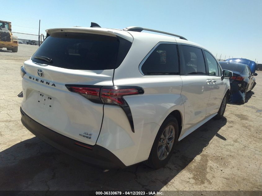 2021 TOYOTA SIENNA XLE - 5TDYRKEC1MS040825